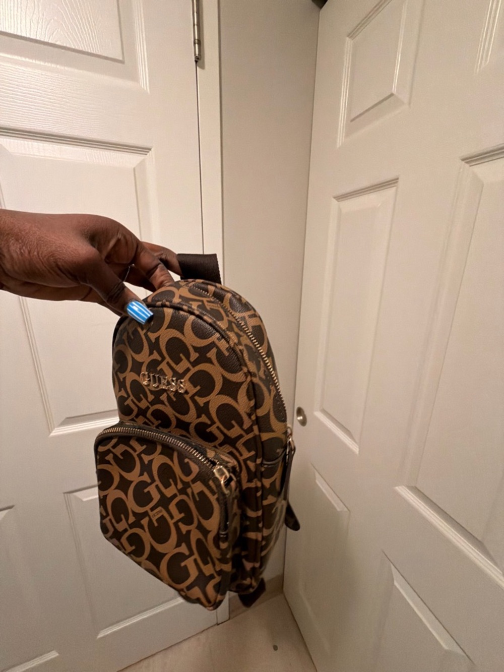 Guess Small Backpack - Picture 2 of 4